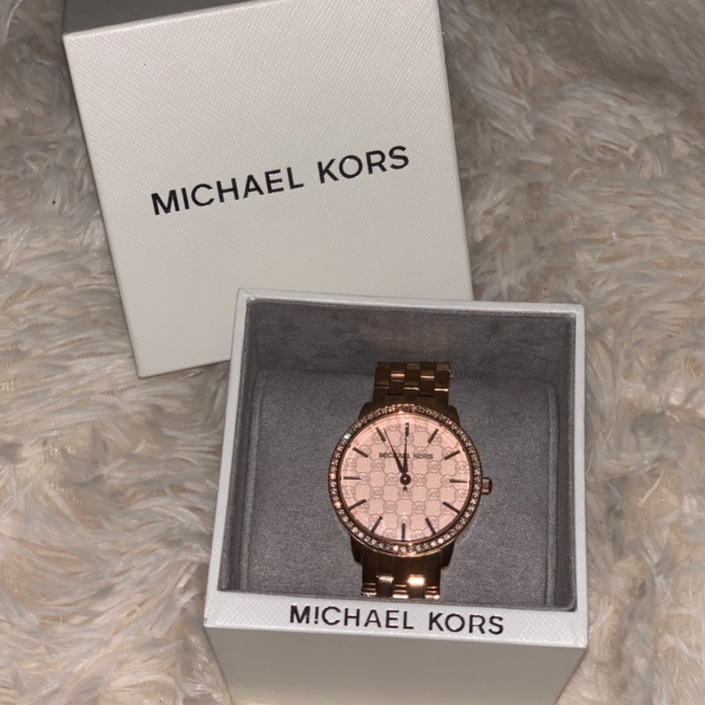 MICHAEL Michael Kors Argyle Logo Bracelet Watch